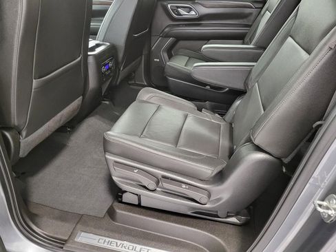 Used 2021 Chevrolet Suburban LT w/ Luxury Package image 21
