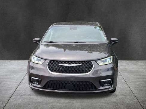Used 2023 Chrysler Pacifica Touring-L FWD image 10