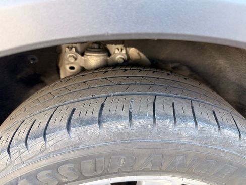 Used 2020 Ford Explorer Limited image 3