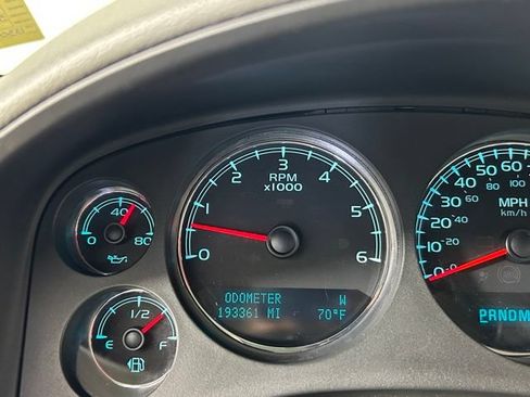 Used 2010 Chevrolet Suburban LT AWD/4WD image 29