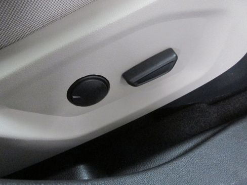 Used 2019 Ford Explorer XLT w/ Equipment Group 201A image 32