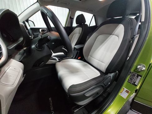 Certified 2024 Hyundai Venue SEL FWD image 14