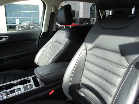 Used 2024 Ford Edge SEL w/ Convenience Package image 16