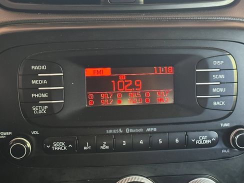 Used 2016 Kia Soul FWD image 24