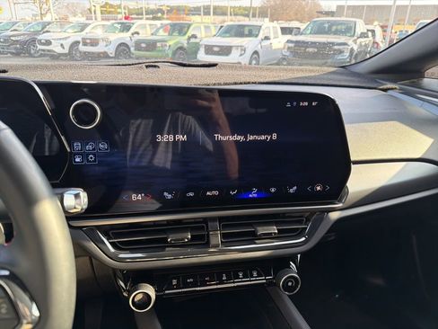 Used 2024 Chevrolet Equinox EV RS image 28