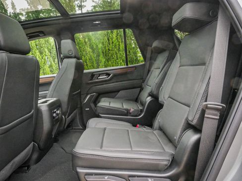 Used 2026 GMC Yukon Denali w/ Sun & Power Step Package AWD/4WD image 31