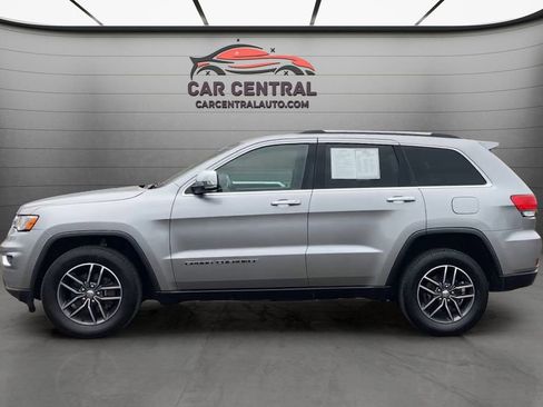 Used 2017 Jeep Grand Cherokee Limited image 2