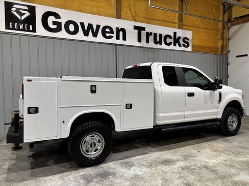 Used 2018 Ford F250 XL w/ Power Equipment Group AWD/4WD image 6