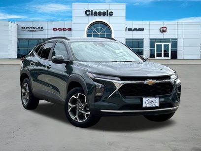 Used 2025 Chevrolet Trax LT