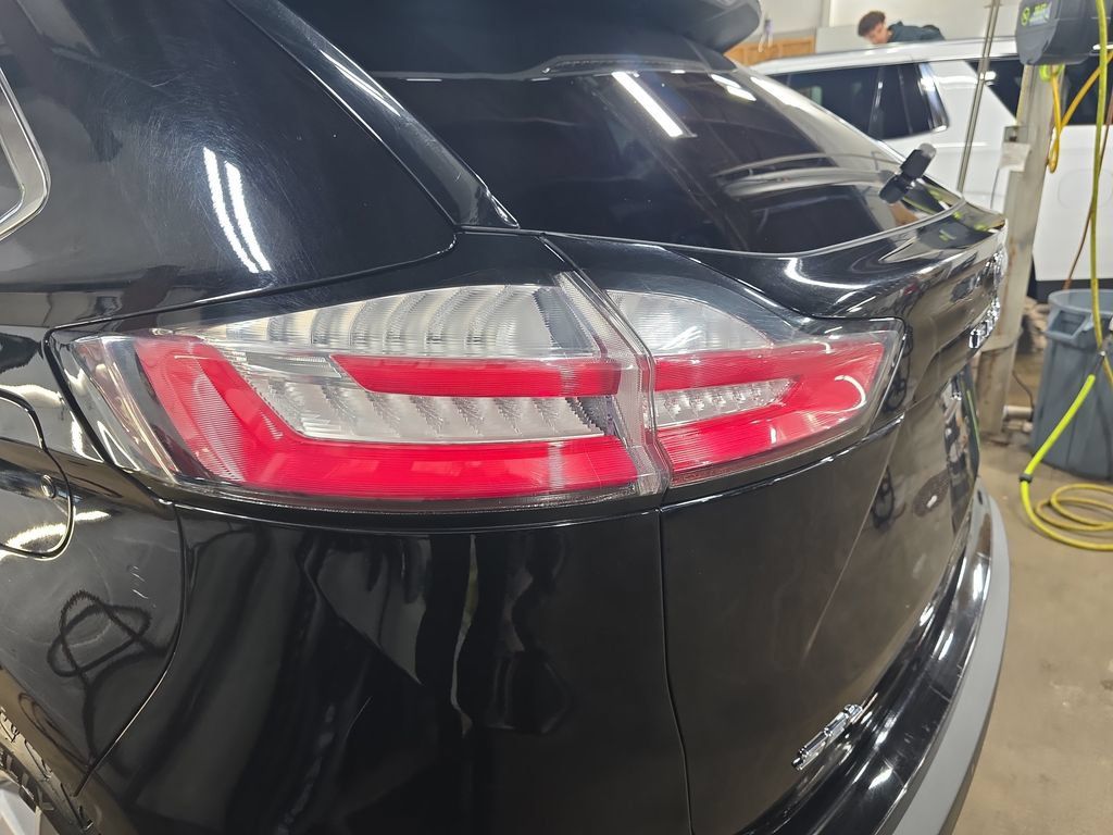 Used 2024 Ford Edge SEL AWD/4WD image 32