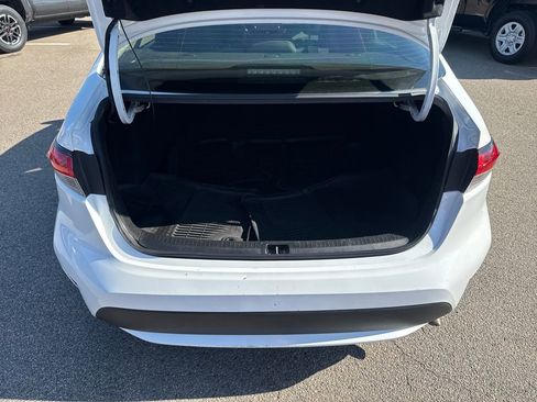 Used 2022 Toyota Corolla LE FWD image 40