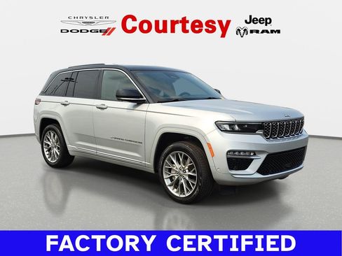 Certified 2022 Jeep Grand Cherokee Summit w/ Luxury Tech Group V AWD/4WD image 1