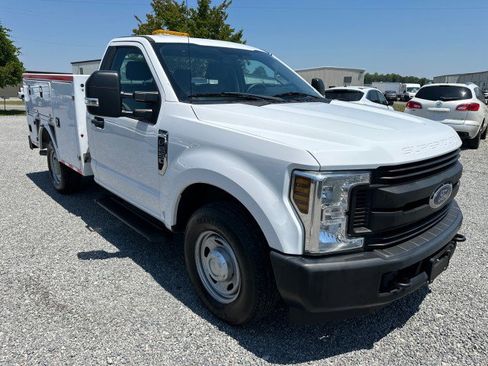 Used 2018 Ford F250 XL w/ Power Equipment Group RWD image 5