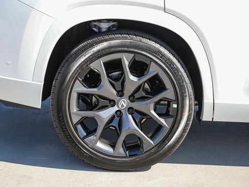 New 2026 Lexus TX 500h AWD image 11