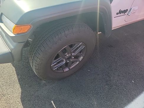 Used 2024 Jeep Wrangler Sport S image 2