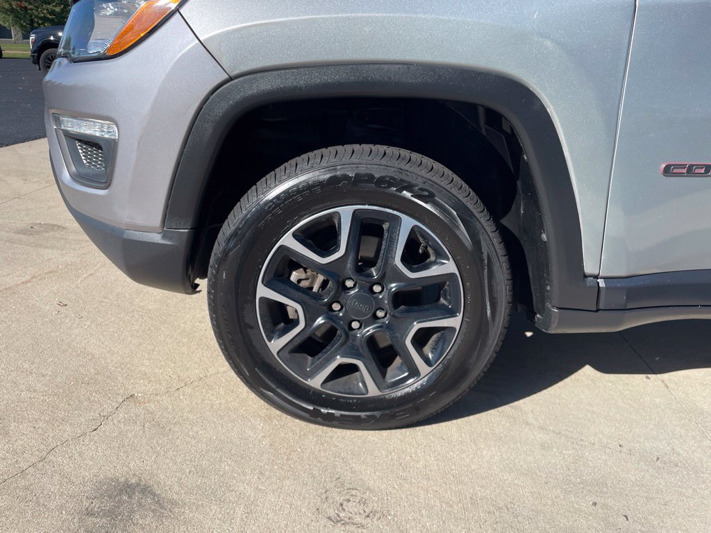 Used 2019 Jeep Compass Trailhawk AWD/4WD image 15