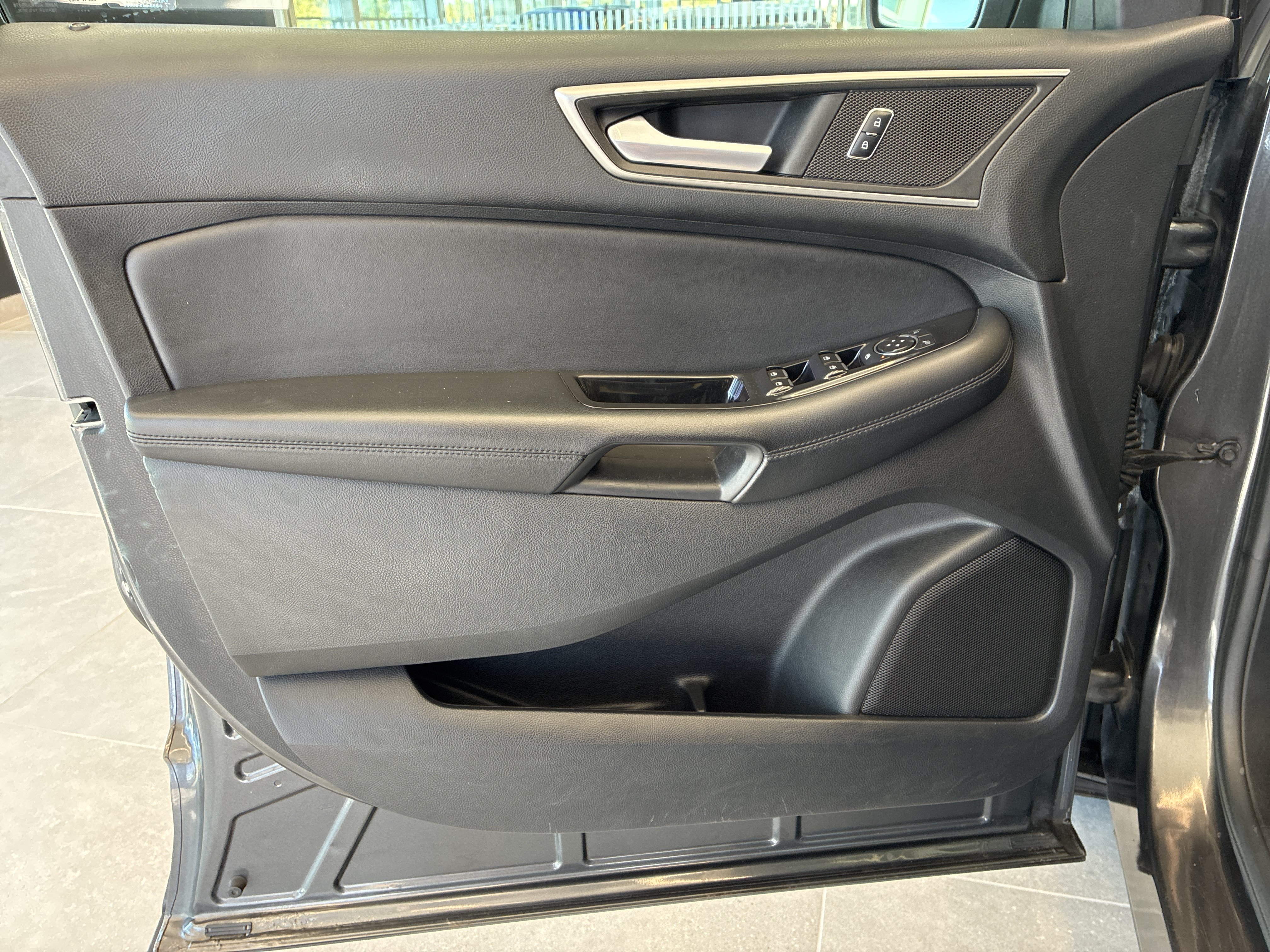 Used 2015 Ford Edge SEL w/ Equipment Group 201A AWD/4WD image 19