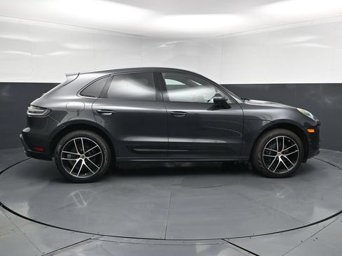 Certified 2025 Porsche Macan AWD/4WD image 13