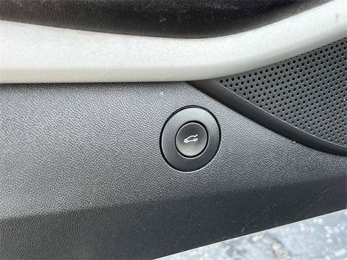 Used 2018 Chevrolet Camaro LT w/ RS Package image 18