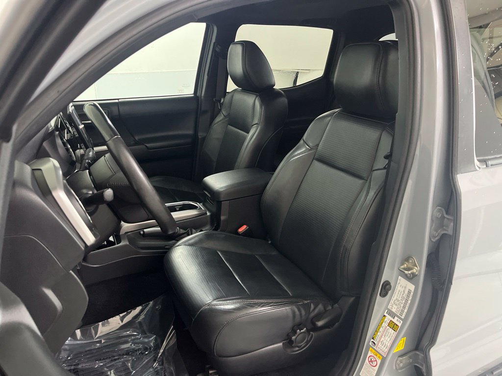 Used 2019 Toyota Tacoma Limited AWD/4WD image 17