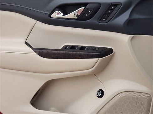 Used 2020 GMC Acadia Denali w/ Trailering Package image 24