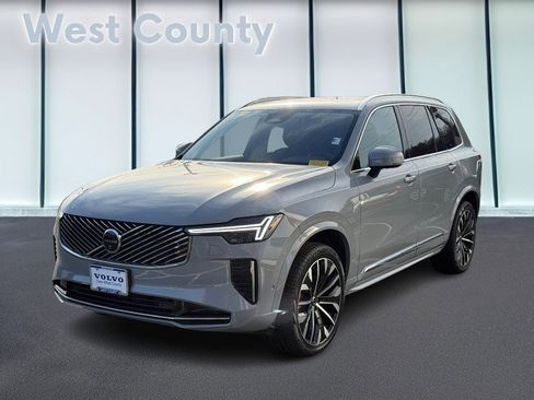 Used 2025 Volvo XC90 B6 Plus image 9