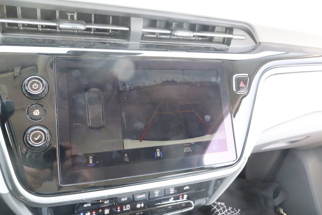 Used 2023 Chevrolet Bolt EUV Premier w/ Super Cruise Package FWD image 26
