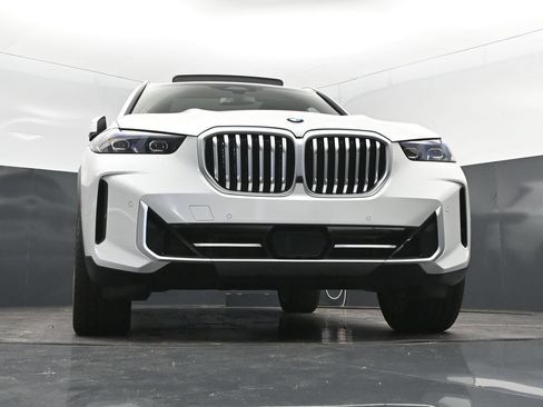 Certified 2026 BMW X5 xDrive40i w/ Climate Comfort Package AWD/4WD image 45