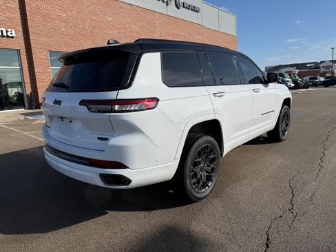 Used 2023 Jeep Grand Cherokee L Summit image 4