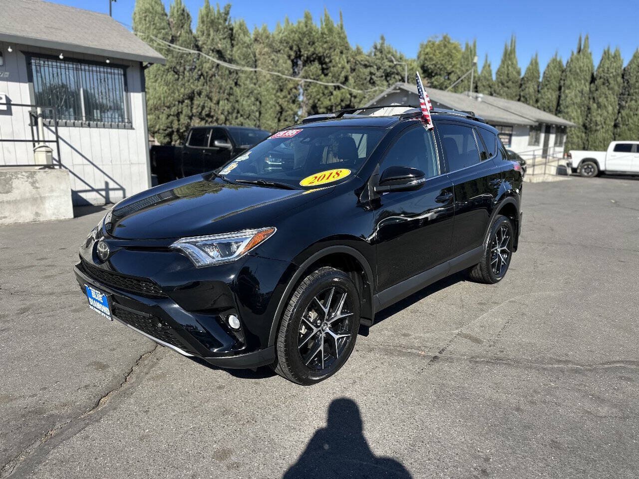 Used 2018 Toyota RAV4 SE w/ Power Extra Value Package AWD/4WD image 4