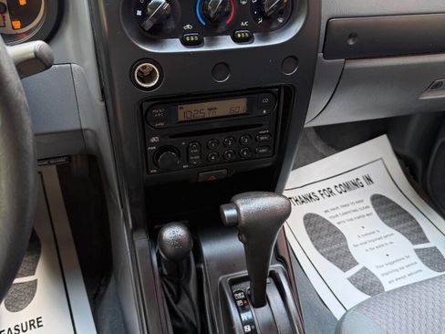 Used 2004 Nissan Xterra XE AWD/4WD image 23