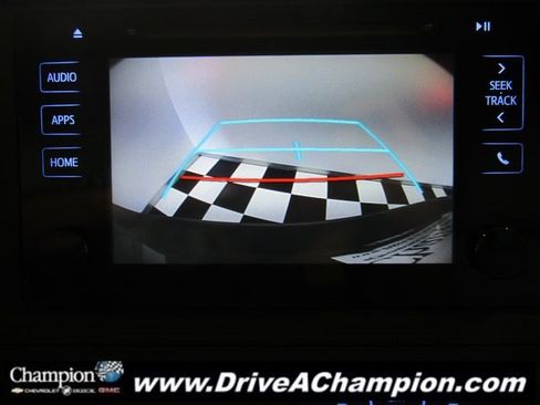 Used 2015 Toyota Sienna L image 7