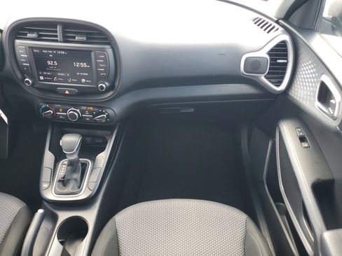 Used 2025 Kia Soul LX w/ LX Technology Package image 18