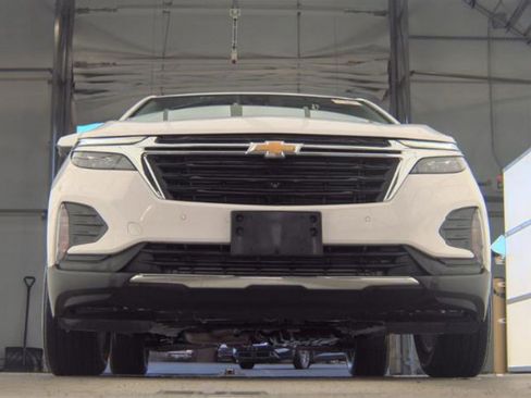 Used 2024 Chevrolet Equinox LT AWD/4WD image 3