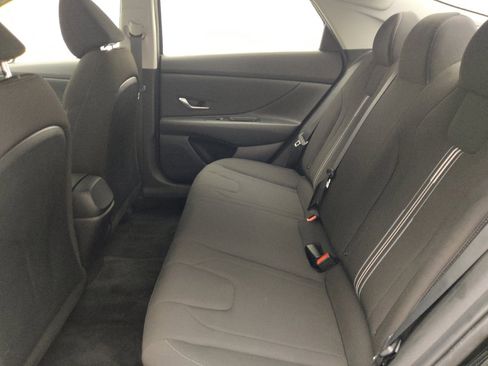 Used 2023 Hyundai Elantra SEL w/ Convenience Package FWD image 18