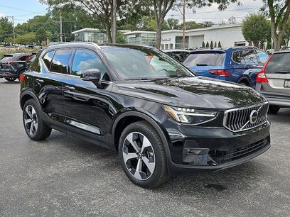 Certified 2023 Volvo XC40 B5 Plus w/ Protection Package Premier