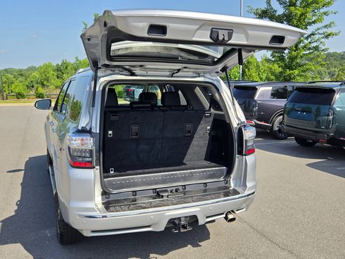 Used 2016 Toyota 4Runner Limited AWD/4WD image 18