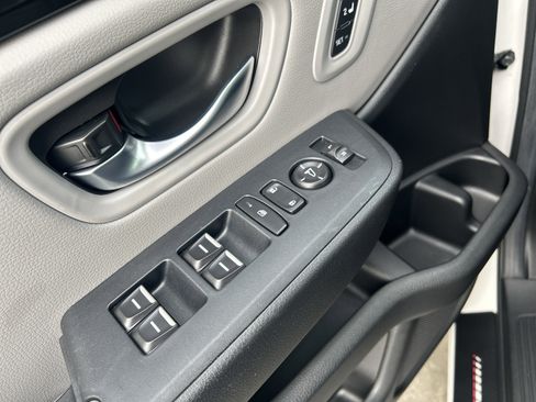 Certified 2025 Honda Pilot Touring image 23