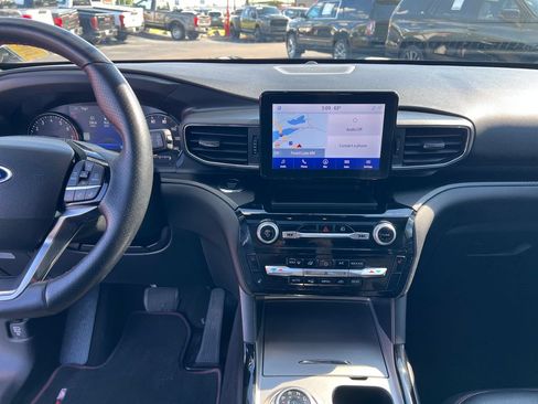 Used 2023 Ford Explorer ST-Line AWD/4WD image 33