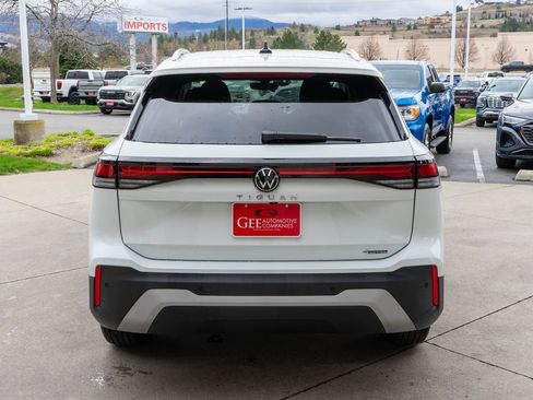Used 2025 Volkswagen Tiguan S AWD/4WD image 7