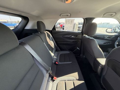 Used 2025 Chevrolet TrailBlazer LT image 35