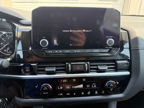 Used 2025 Nissan Pathfinder SV AWD/4WD image 26