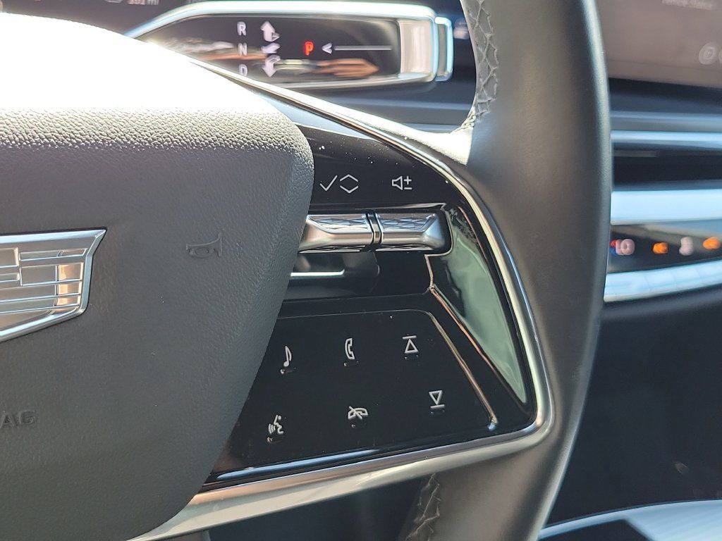 Used 2024 Cadillac Lyriq Tech RWD image 33