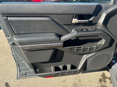 Used 2024 Toyota Tacoma TRD Off-Road image 15