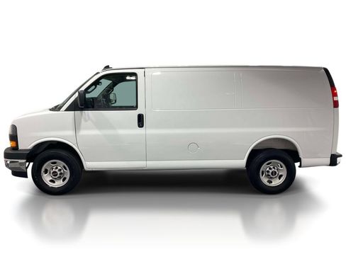 Used 2025 GMC Savana 2500 w/ Driver Convenience Package RWD image 2