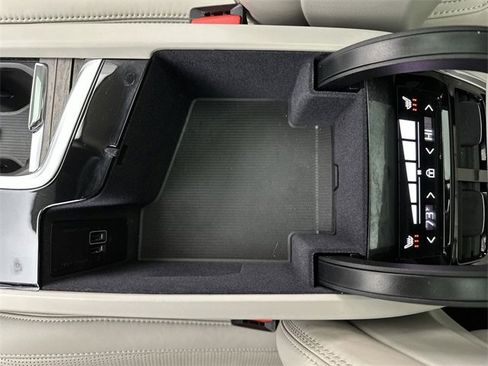 Certified 2022 Volvo XC90 T8 Inscription w/ Advanced Package image 21