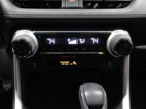 Used 2022 Toyota RAV4 XLE image 28