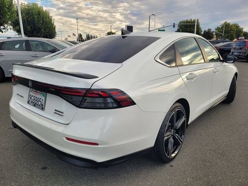 Used 2023 Honda Accord Sport image 4
