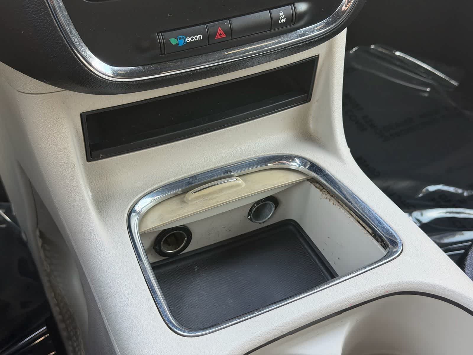 Used 2019 Dodge Grand Caravan SXT FWD image 19