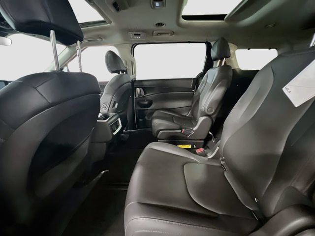 New 2027 Kia Carnival SX w/ Dark Edition Package FWD image 26